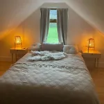 Cosy Nap Under The Paps * Кілларні