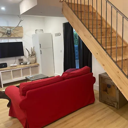 Apartment Cosy Nap Under The Paps