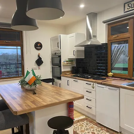 Cosy Nap Under The Paps Apartment