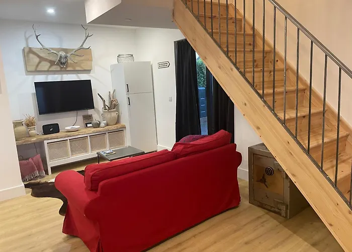 Apartment Cosy Nap Under The Paps