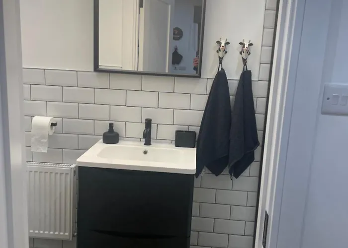 Cosy Nap Under The Paps Apartment *