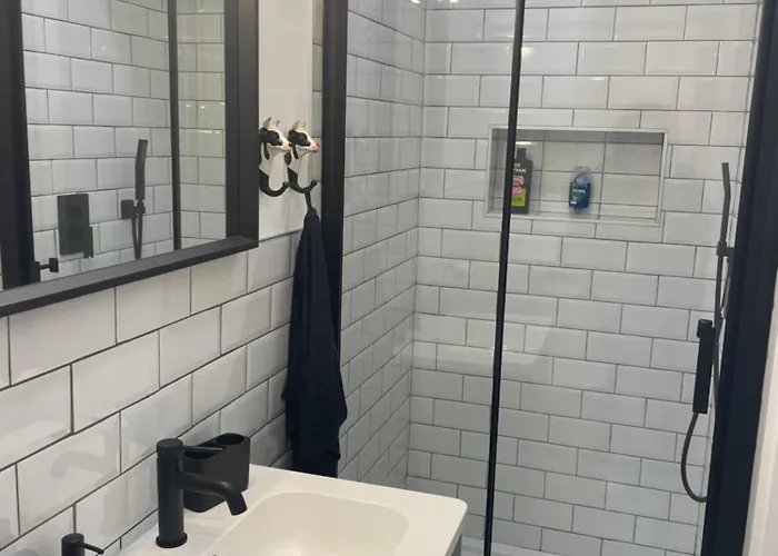 Cosy Nap Under The Paps Apartment