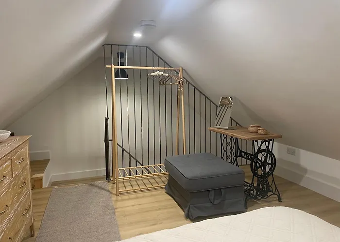 Apartment Cosy Nap Under The Paps