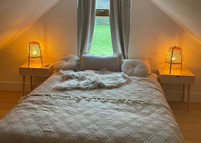 Cosy Nap Under The Paps * Killarney